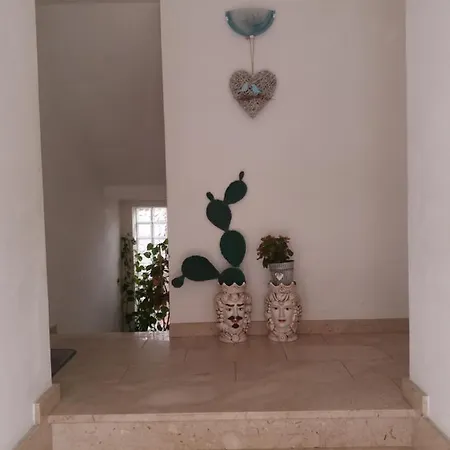 Casa Di Laura A 50 Mt Dal Mare Giardini Naxos